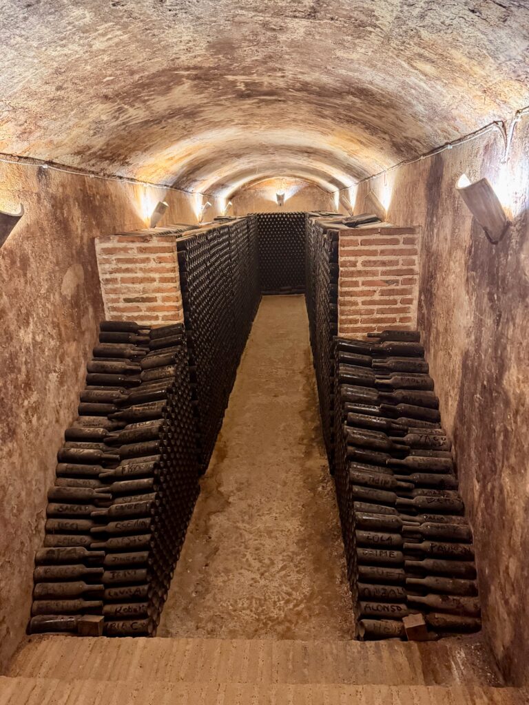 El vino que envejece al sol y al sereno: el secreto de Bodegas de Alberto img 5315
